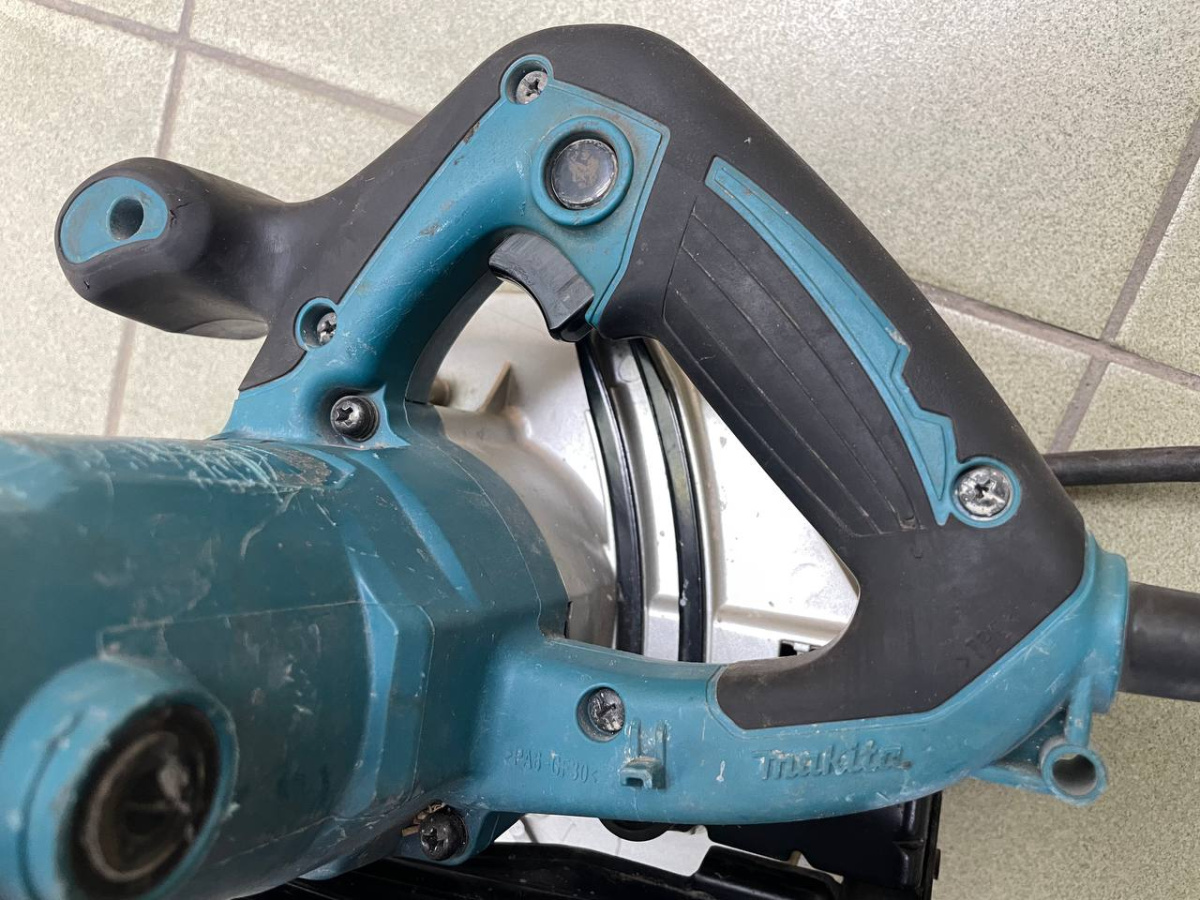 Дисковая пила Makita HS7600;