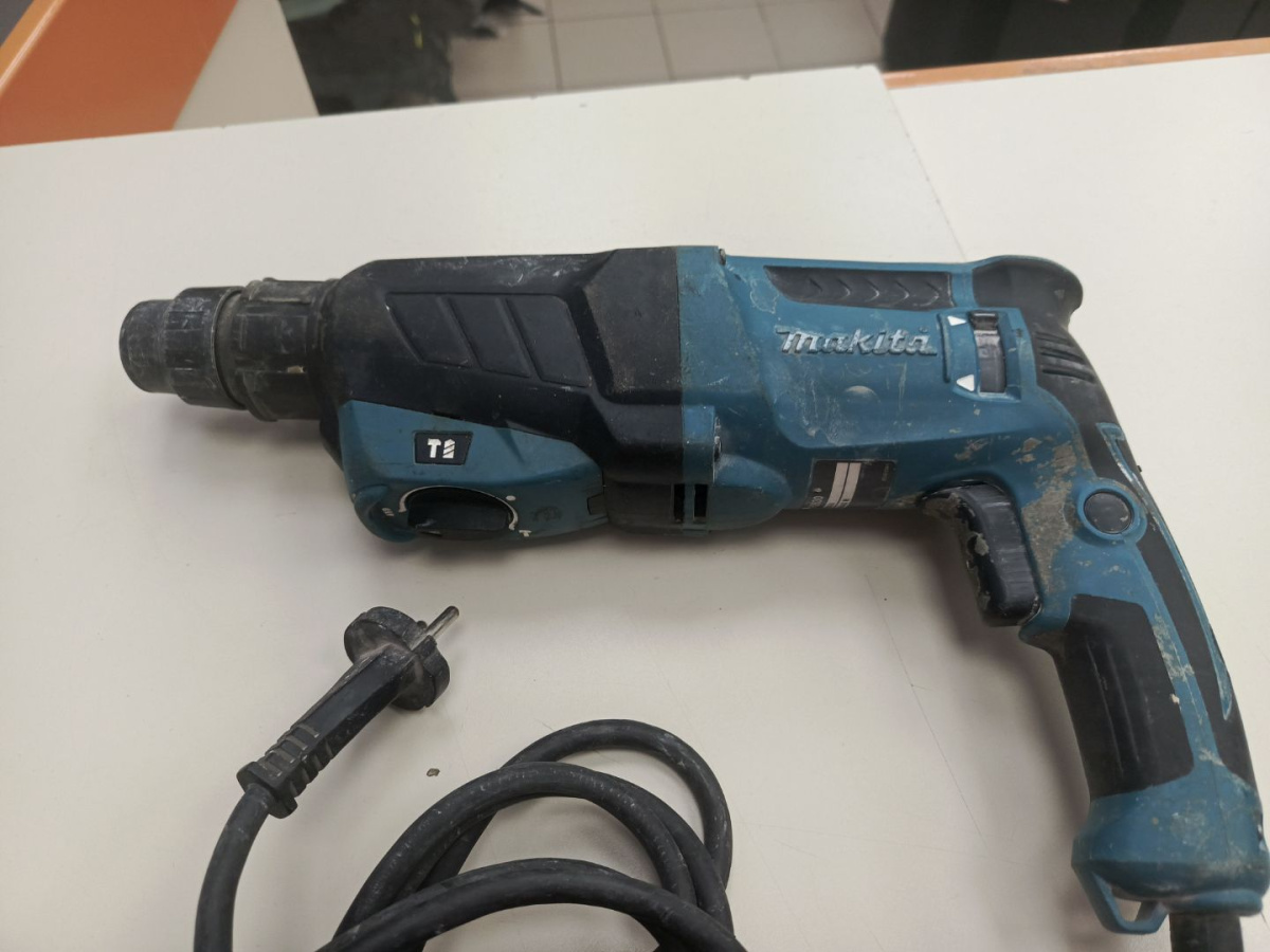 Перфоратор Makita HR2630