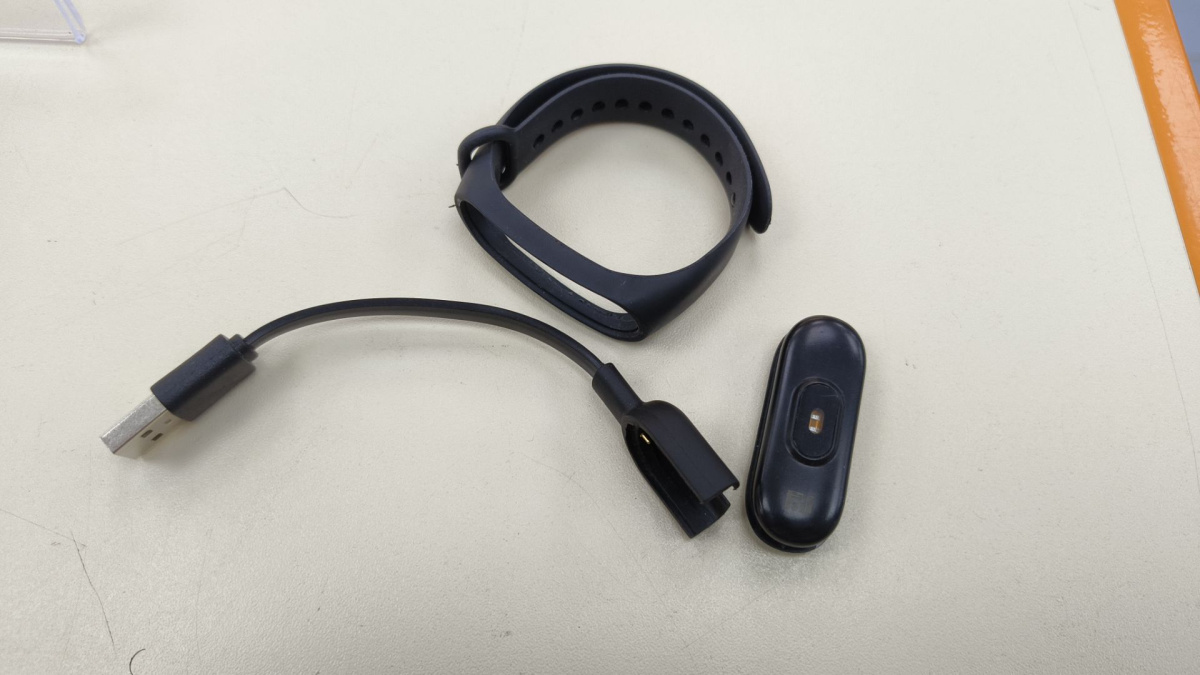 Фитнес-браслет Xiaomi MI BAND 3