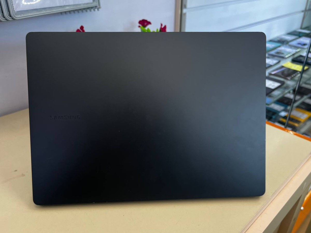 Ноутбук Samsung Galaxy Book Pro 3 Oled; I5-1340P, Intel iris XE Graphics, 16 Гб, 512 GB, Нет