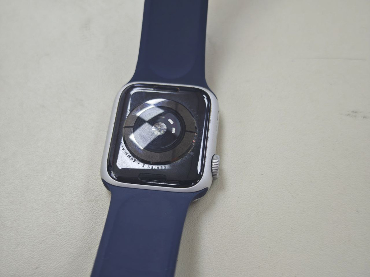 Смарт-часы Apple Watch Series 5 40 мм