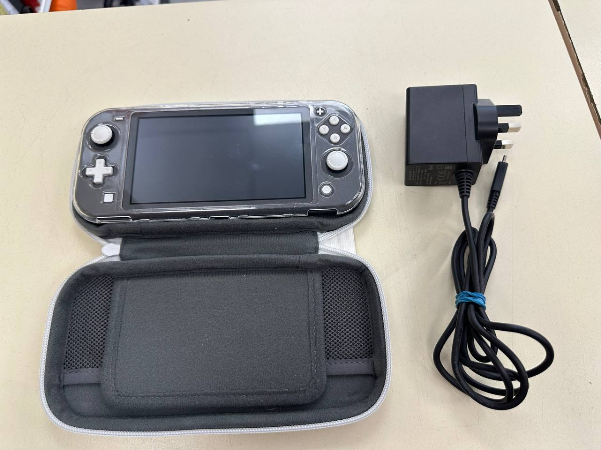Игровая приставка Nintendo Switch Lite