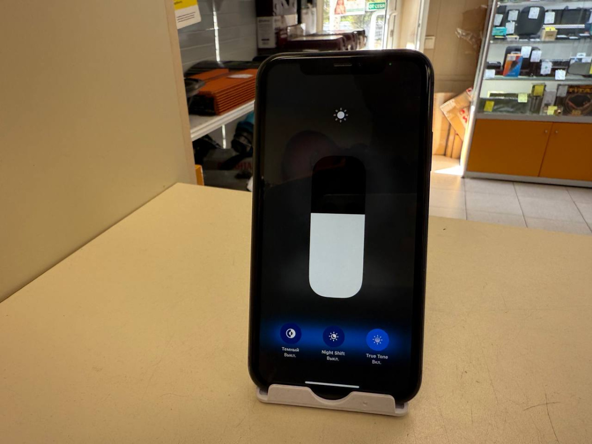 Смартфон Apple iPhone 11 64Gb