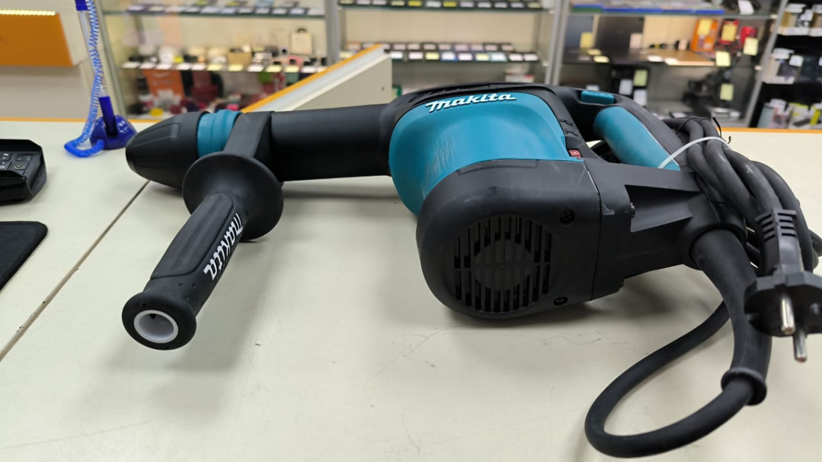 Отбойный молоток Makita HM0870C