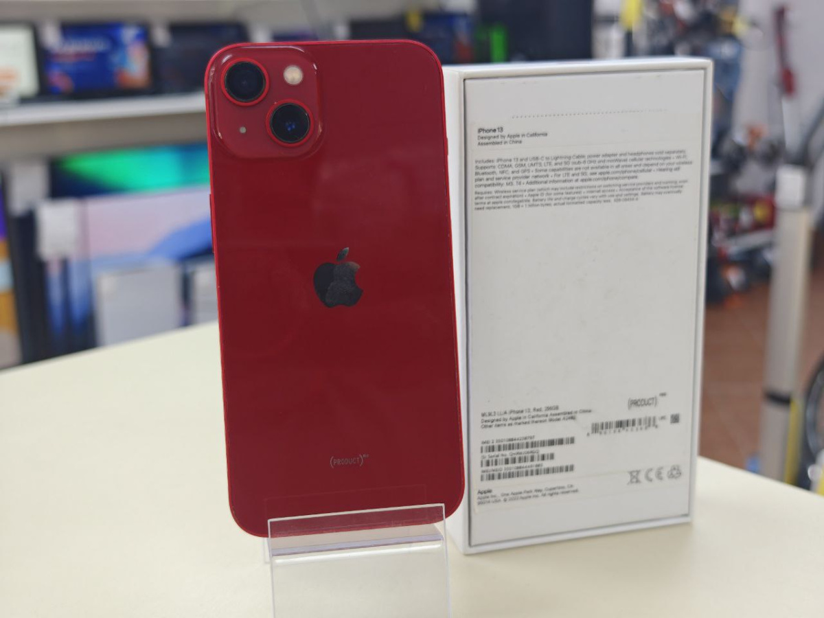 Смартфон Apple iPhone 13 256Gb