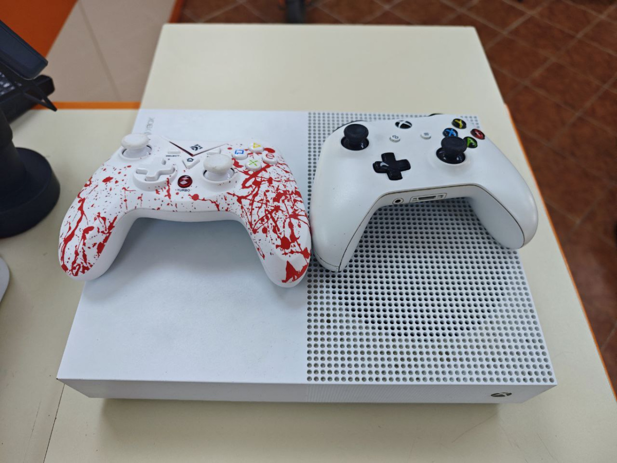 Игровая приставка Xbox One S Digital Edition 1TB