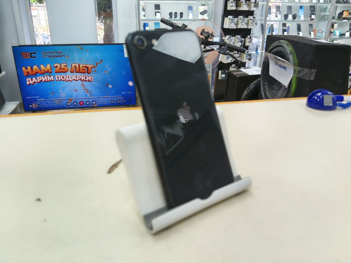 Смартфон Apple iPhone SE 2020 128Gb