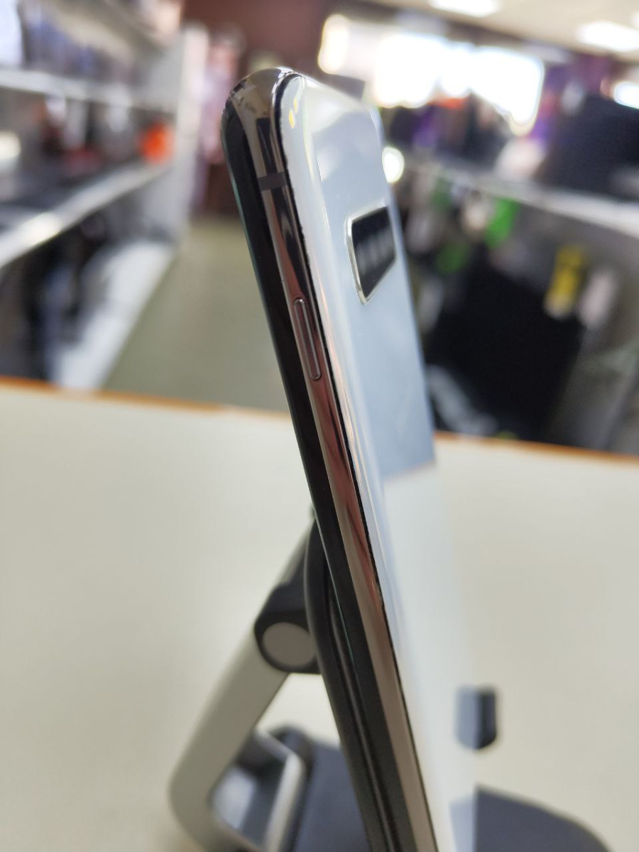 Смартфон Samsung Galaxy S10 8/128