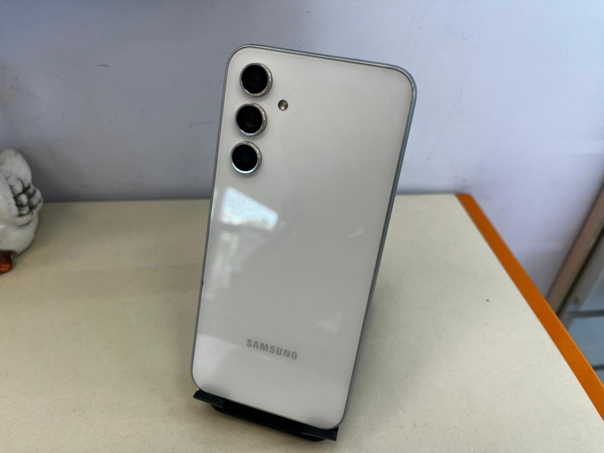 Смартфон Samsung Galaxy A54 8/128