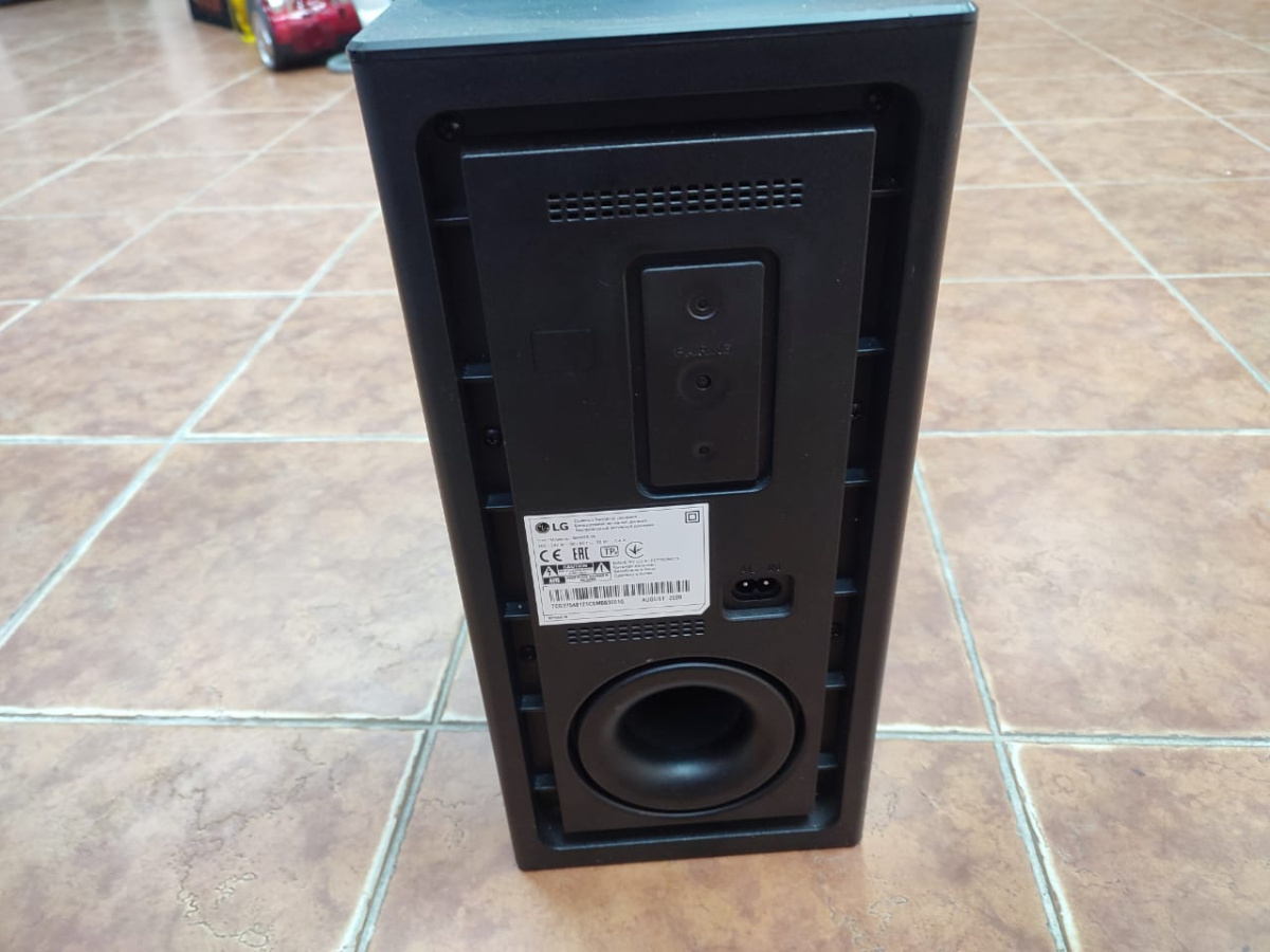 Саундбар LG SN5R