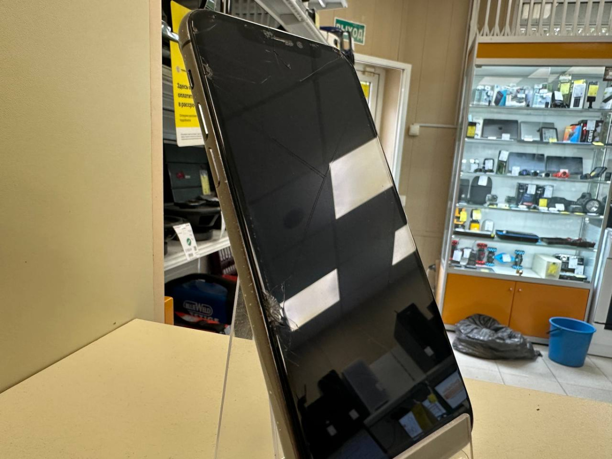 Смартфон Apple iPhone 11 Pro 64Gb