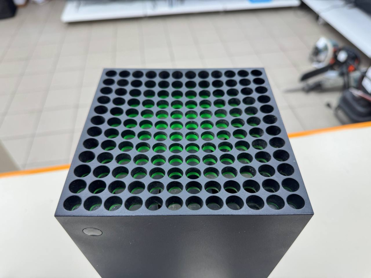 Игровая приставка Xbox Series X 1Tb