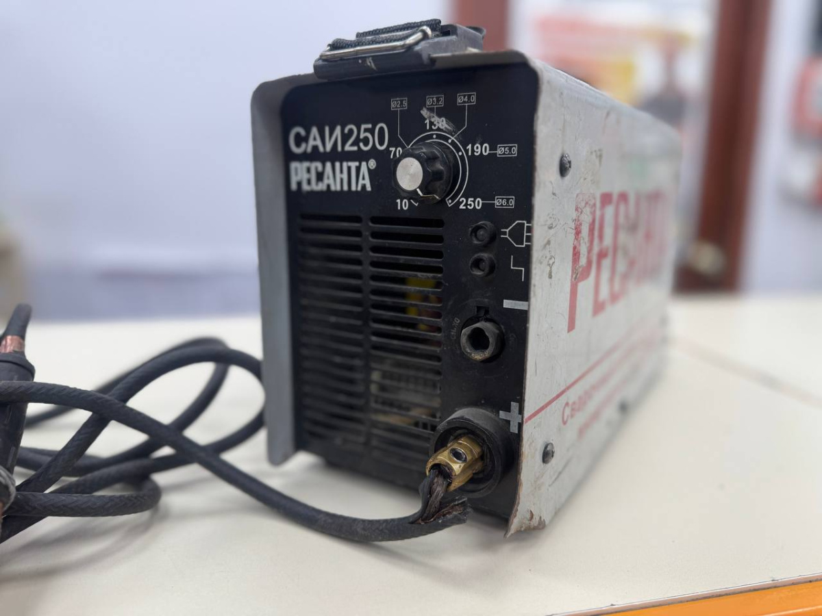 Сварочный аппарат Ресанта САИ-250А