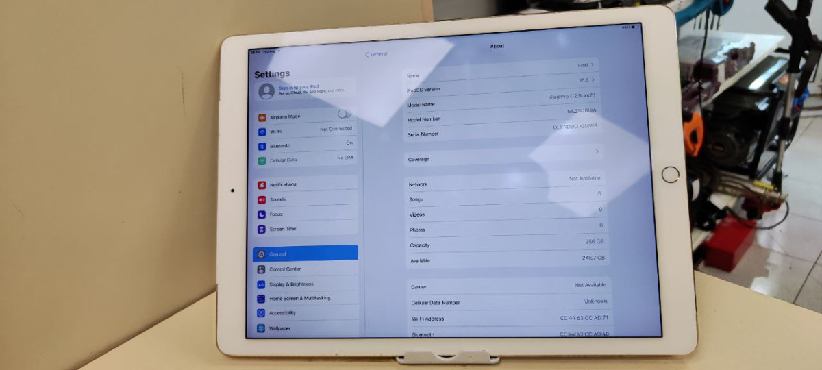 Планшет Apple iPad Pro 12,9 дюйма 256 ГБ  A1652 (Wi-Fi + Cellular)