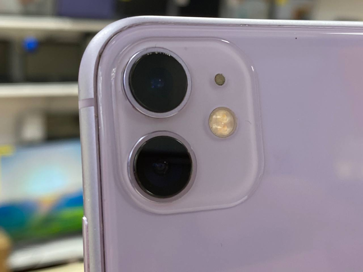 Смартфон Apple iPhone 11 64Gb