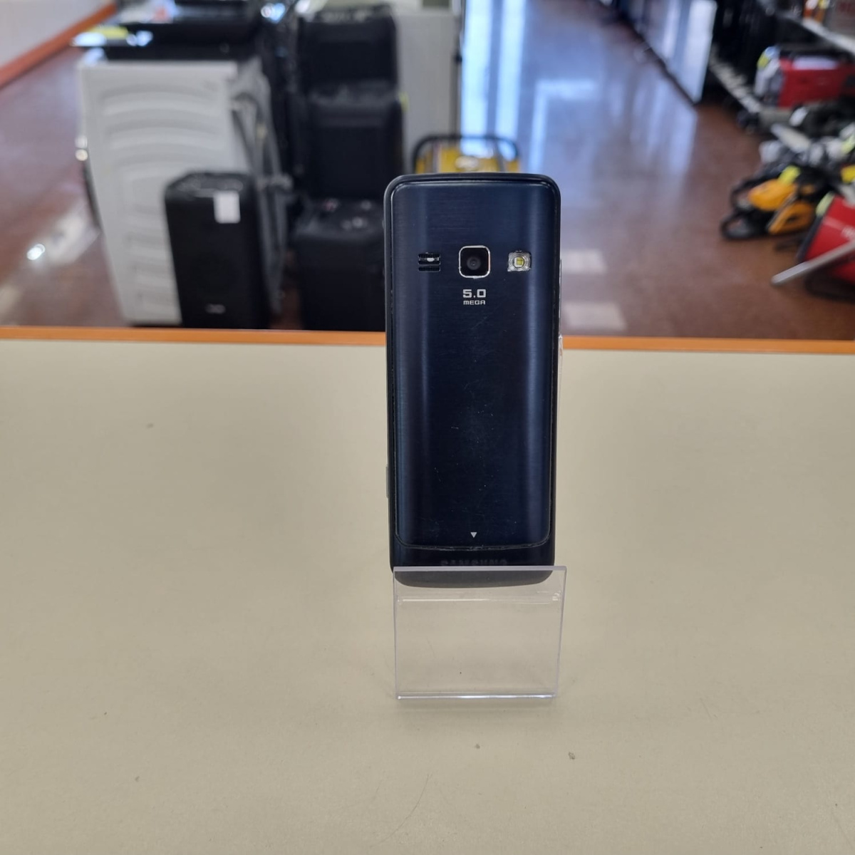 Мобильный телефон Samsung GT-S5611