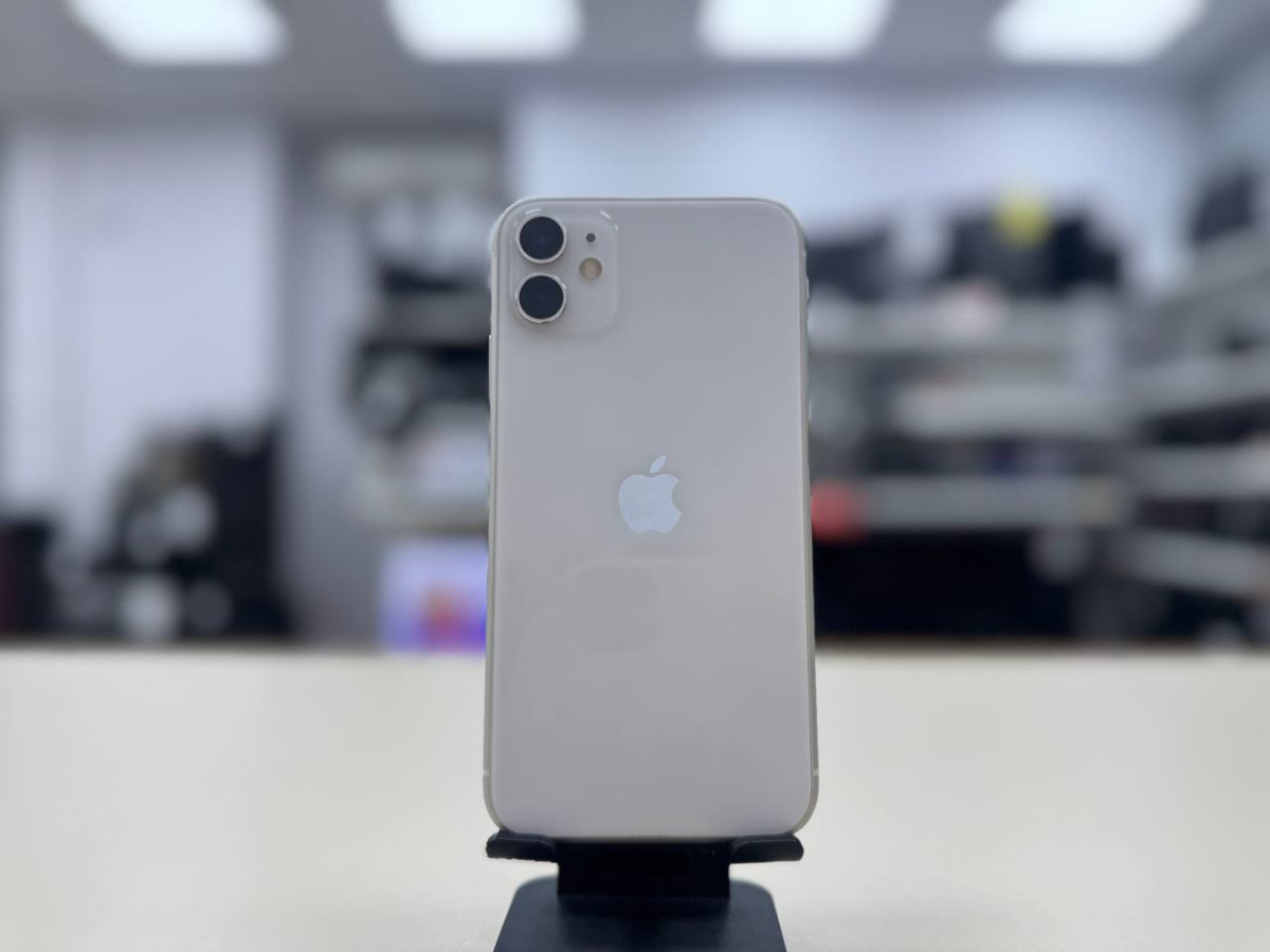 Смартфон Apple iPhone 11 64Gb