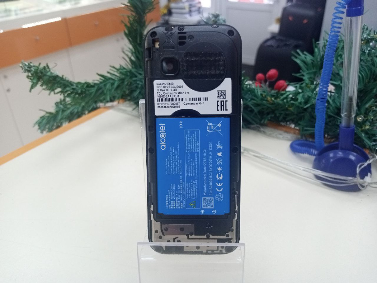 Мобильный телефон Alcatel 1016D