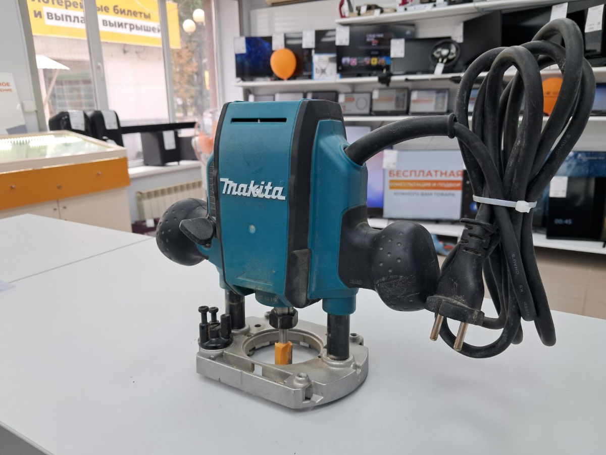 Фрезер Makita RP0900