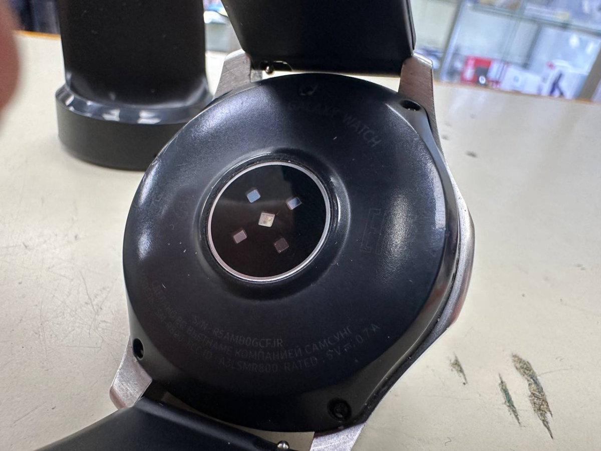 Смарт-часы Samsung Galaxy Watch SM-R810