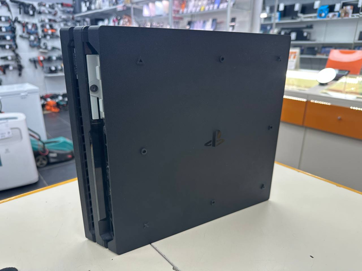 Игровая приставка PlayStation 4 Pro 1Tb