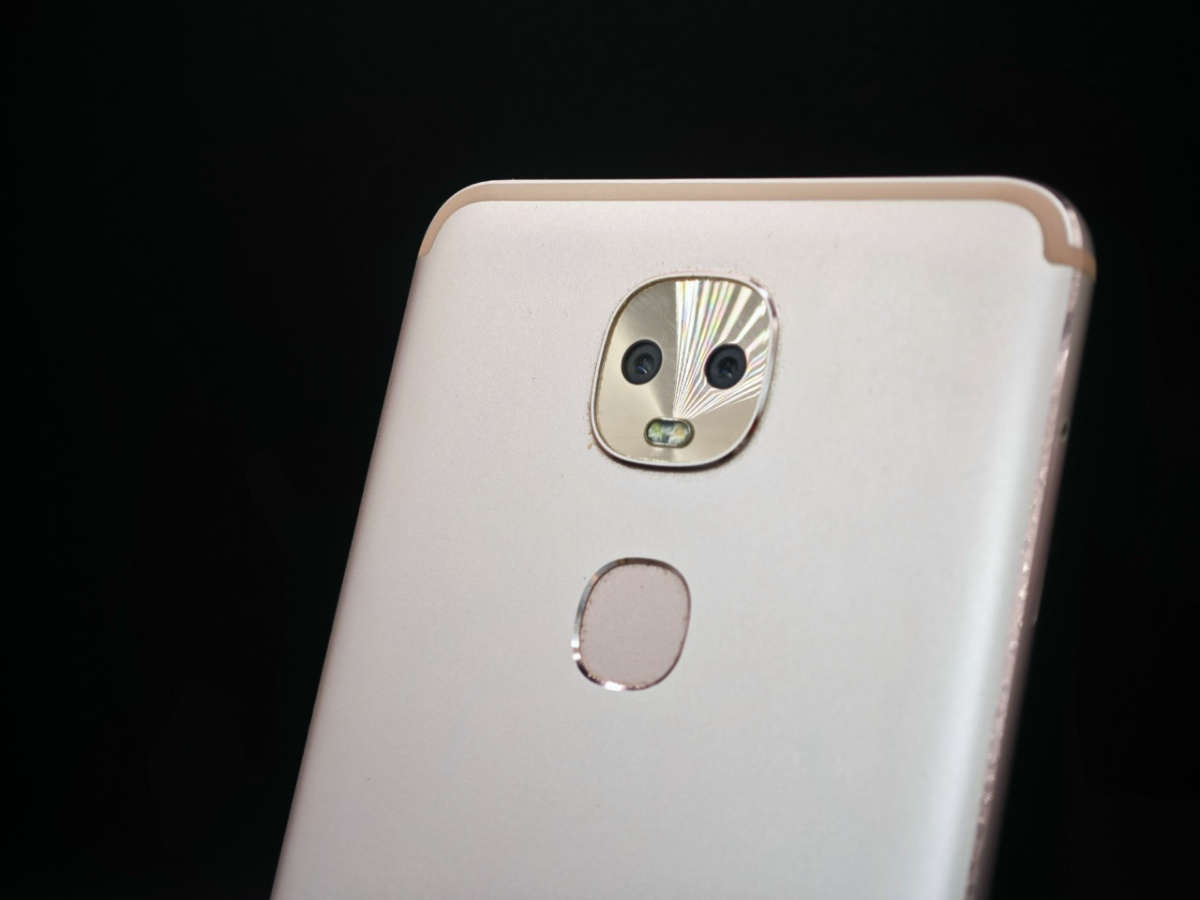 Смартфон Leeco Le Pro 3 (X651)
