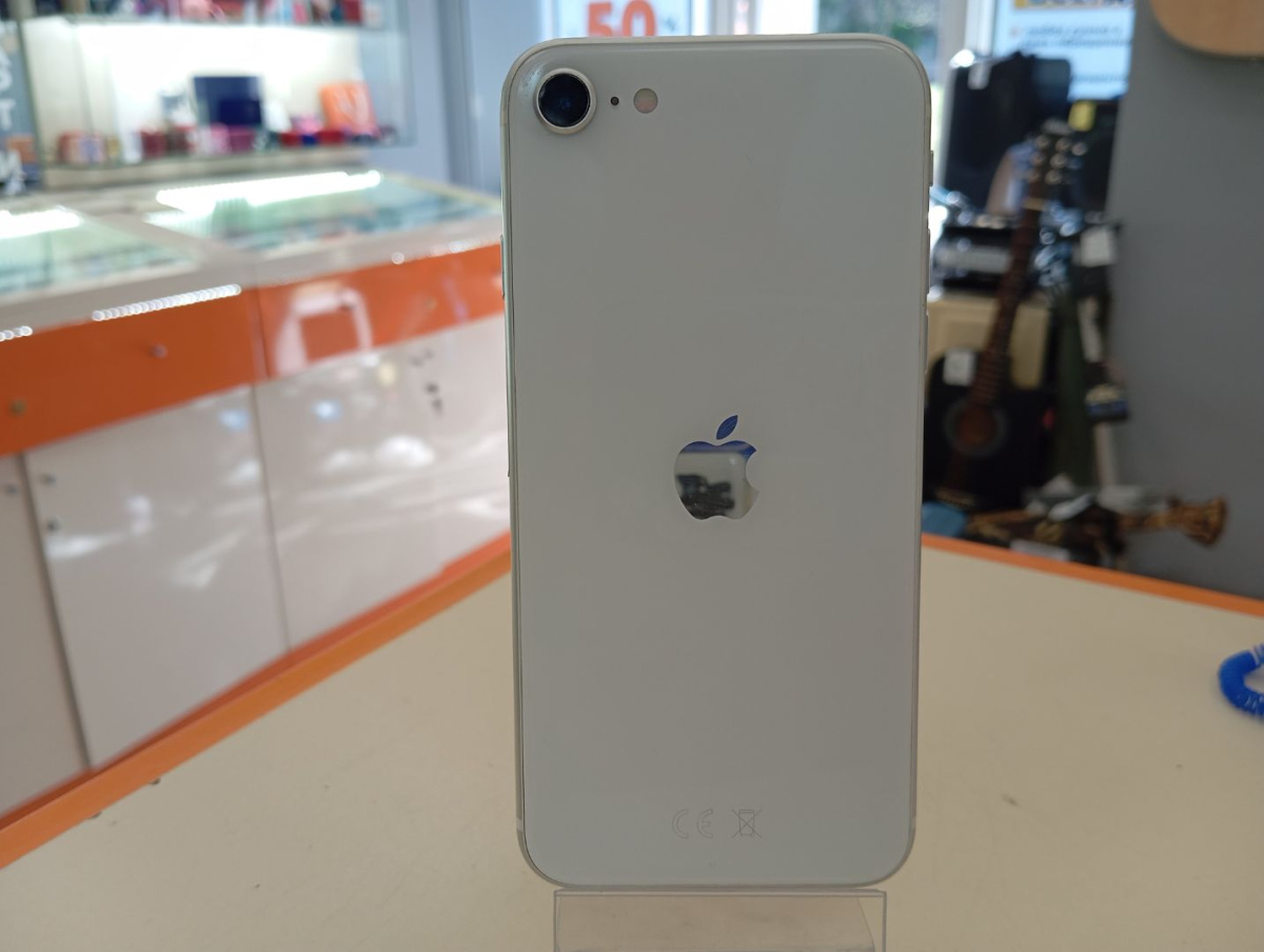Смартфон Apple iPhone SE 2020 64Gb