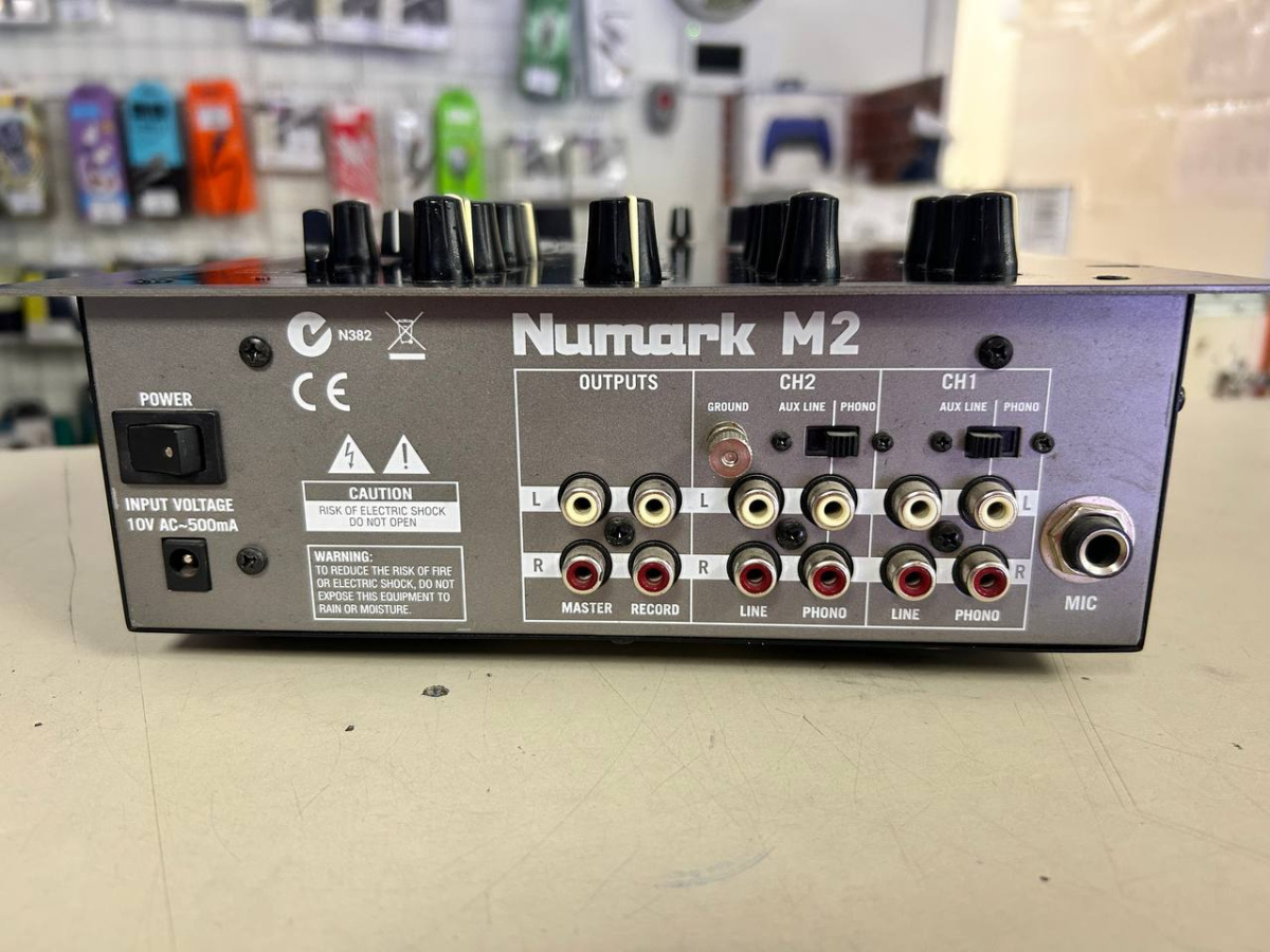 Микшерный пульт Yamaha NUMARK M2