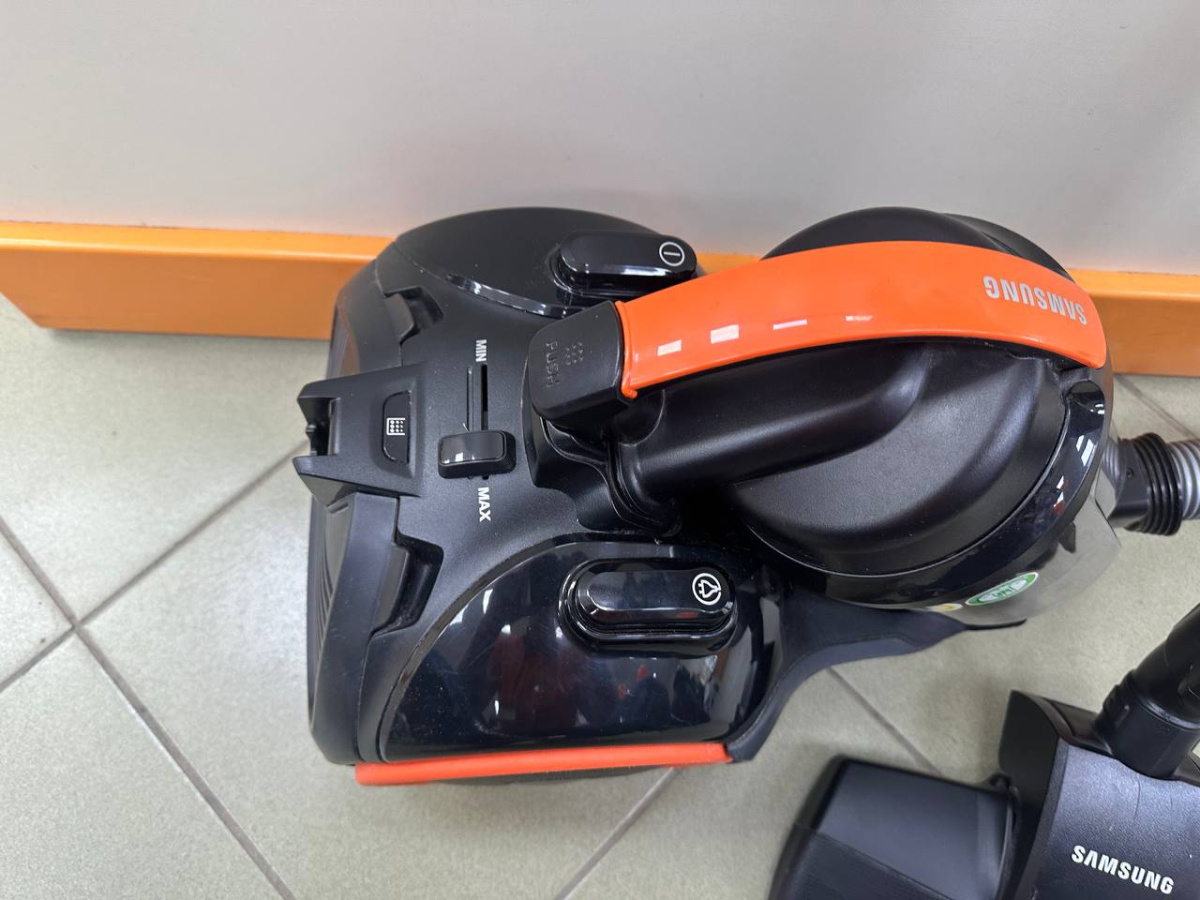 Пылесос Samsung SC15K4136VL;