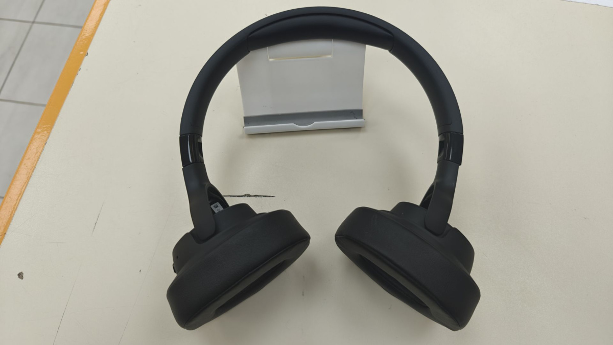 Наушники беспроводные JBL Tune 720BT;