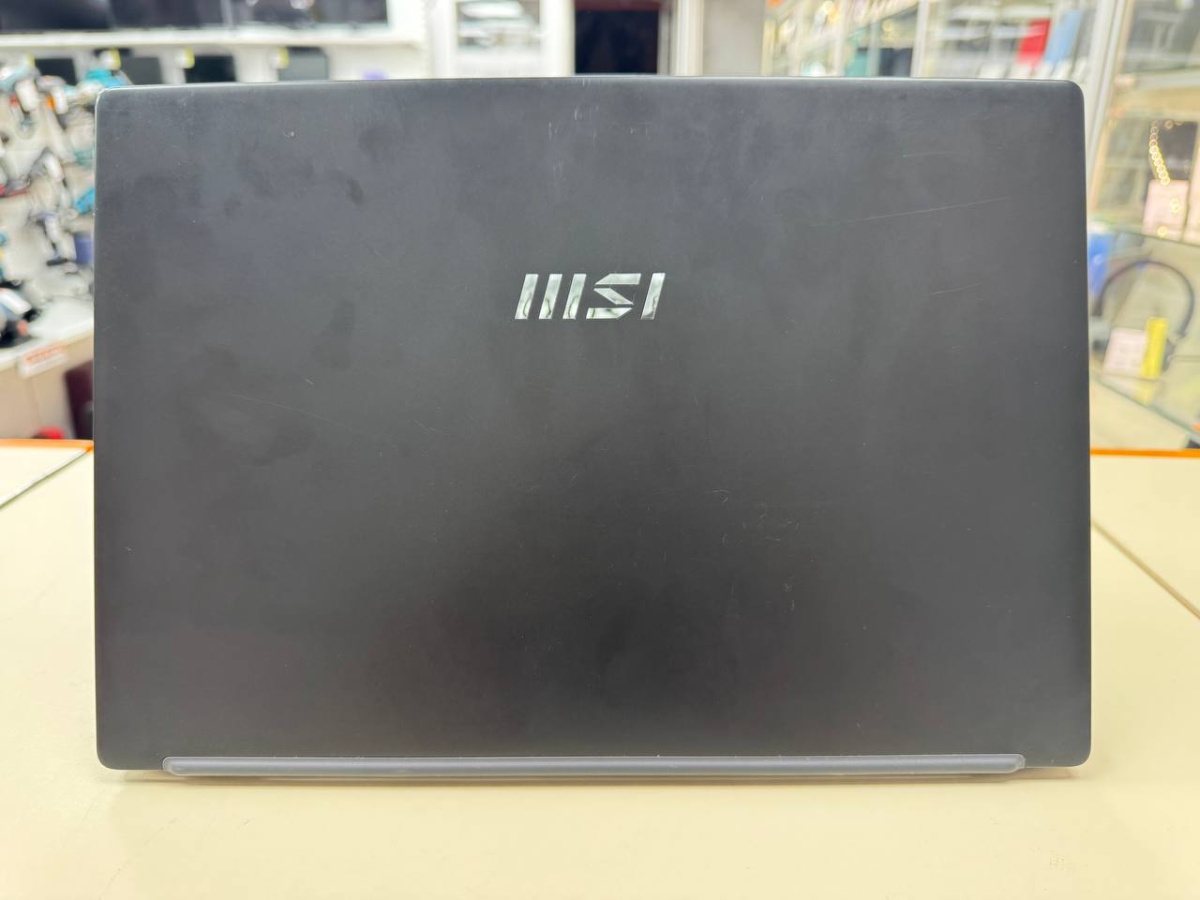 Ноутбук MSI Modern 14 C12M-233XRU; Core i3-1215U, Intel UHD Graphics, 8 Гб, 240 Гб, Нет