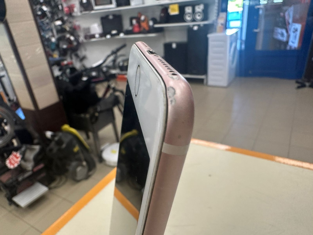 Смартфон Apple iPhone 7 Plus 32Gb