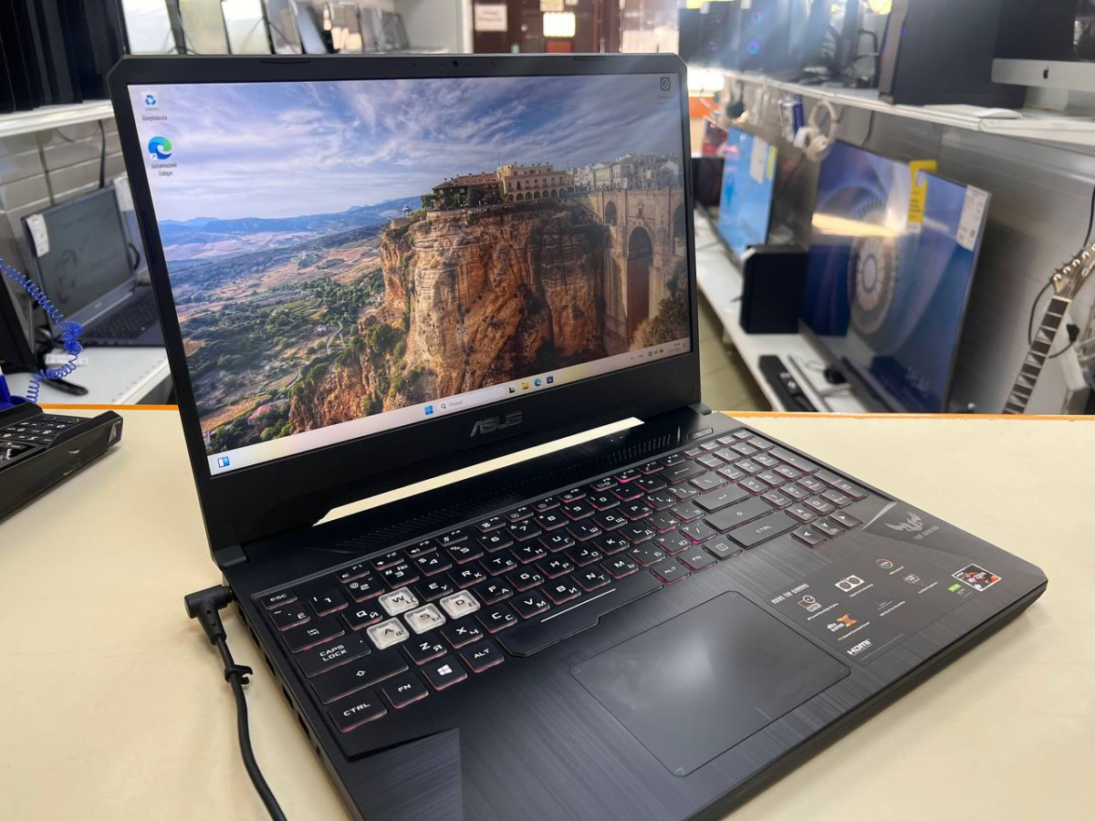 Ноутбук ASUS; Ryzen 7 3750H, GeForce GTX 1660 Ti, 16 Гб, 500 Гб, 500 Гб