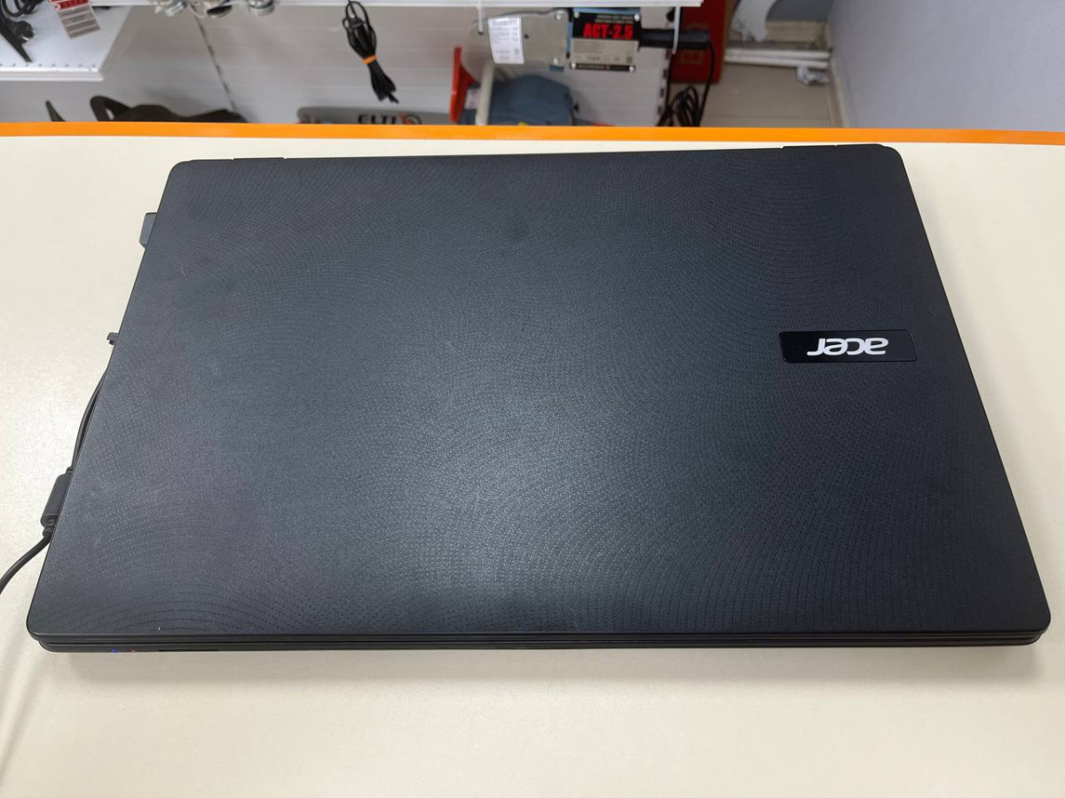 Ноутбук Acer N15Q4; Pentium N3700, HD Graphics, 4 Гб, Нет, 240 Гб