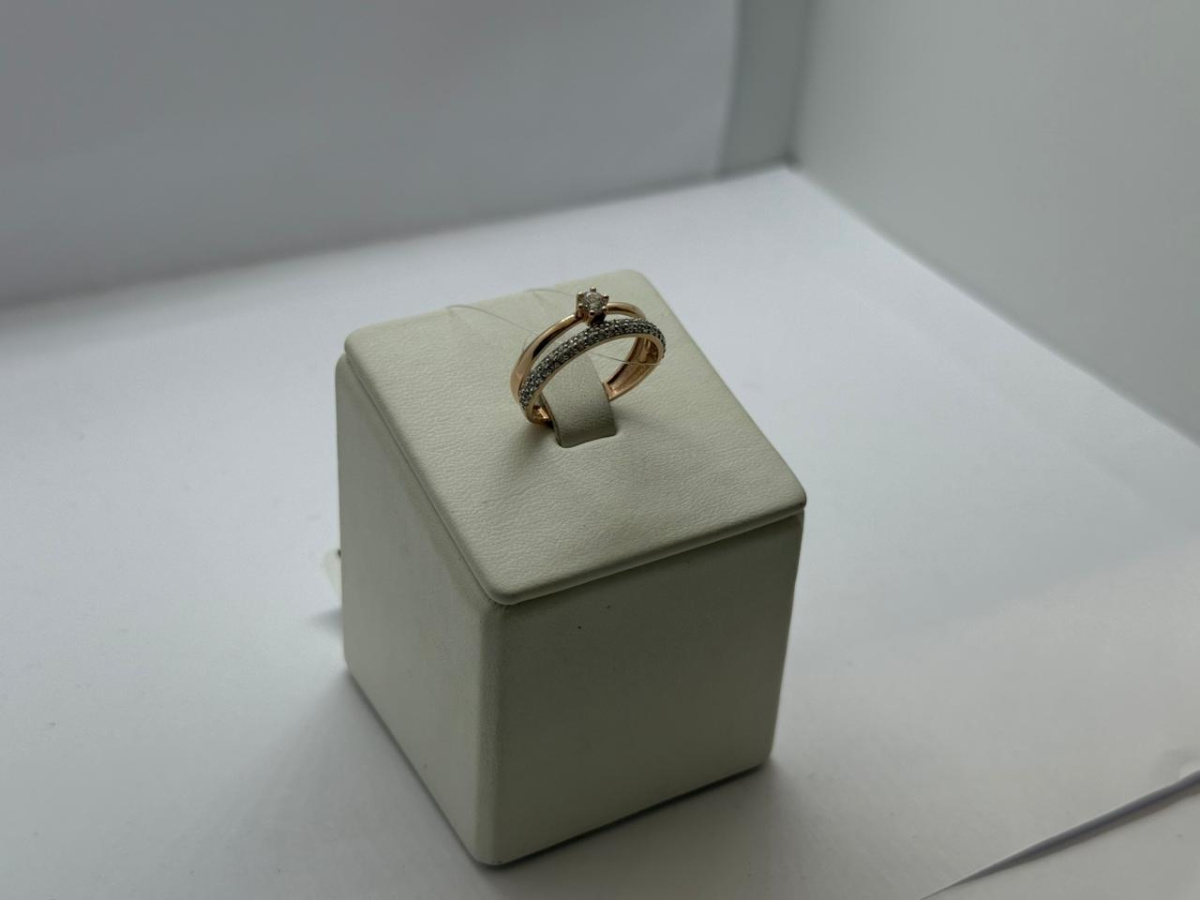 КОЛЬЦО С КАМНЯМИ (Au 585)