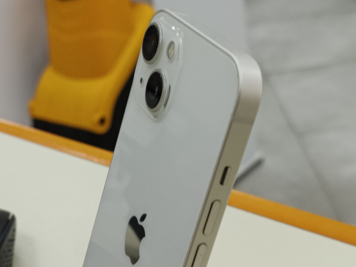 Смартфон Apple iPhone 13 256Gb