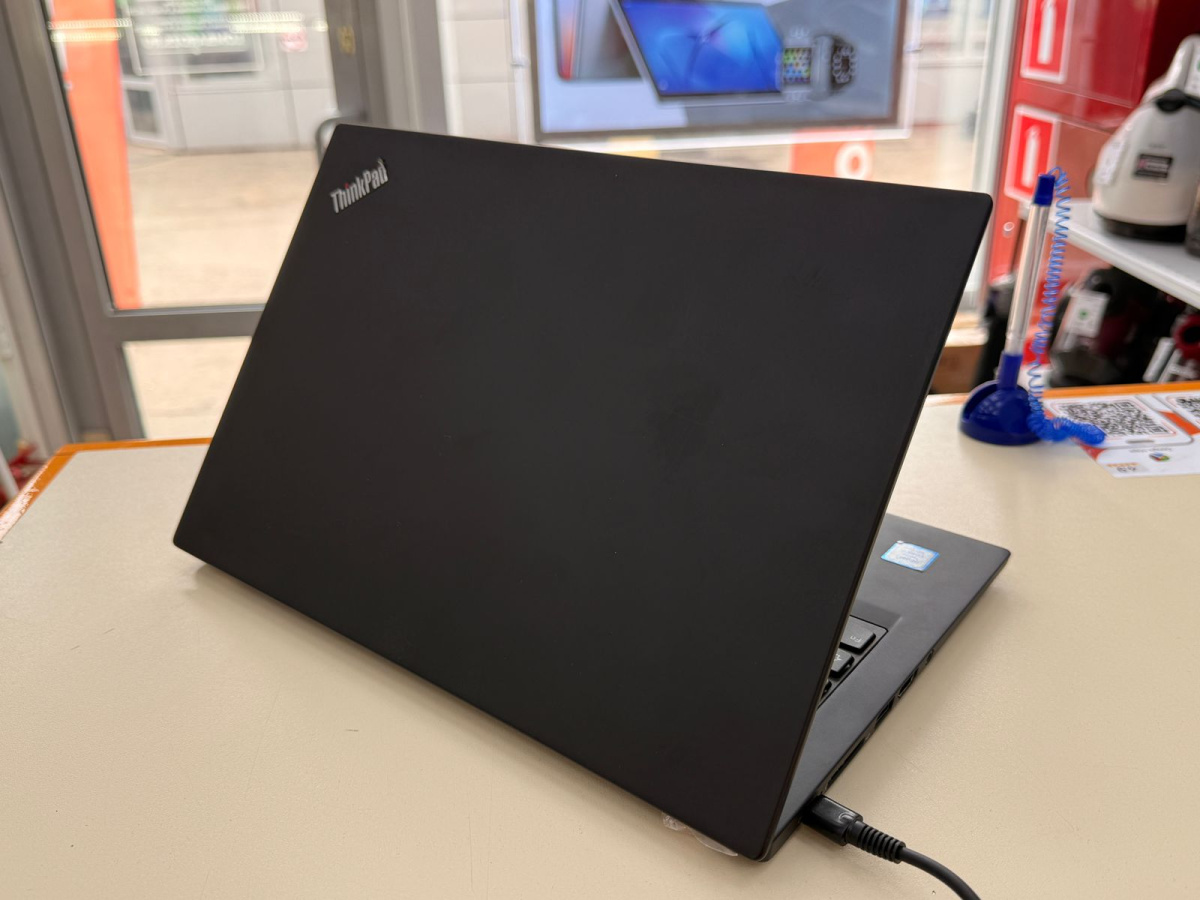 Ноутбук Lenovo 81ax; Core i5-8250U, Intel UHD Graphics 620, 8 Гб, 240 Гб, Нет