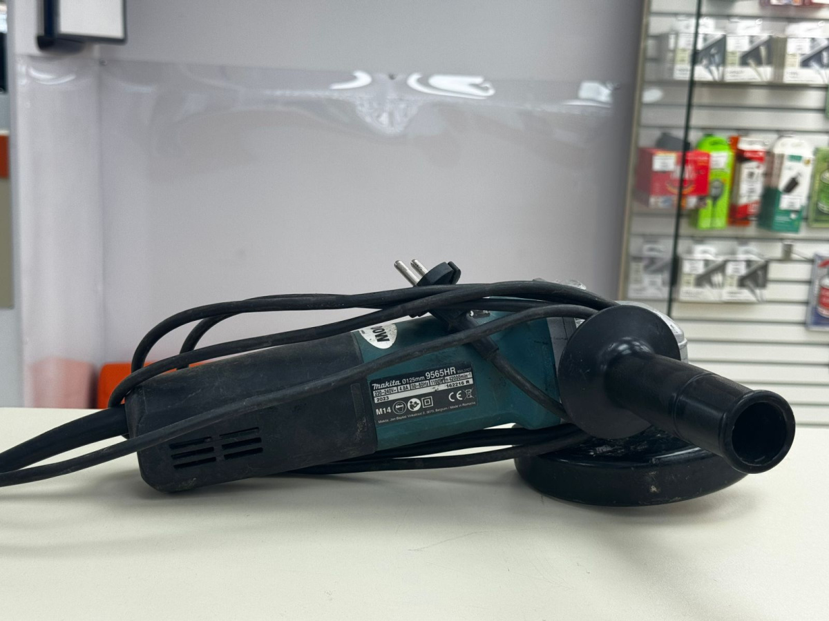 Угловая шлифмашина Makita 9565H