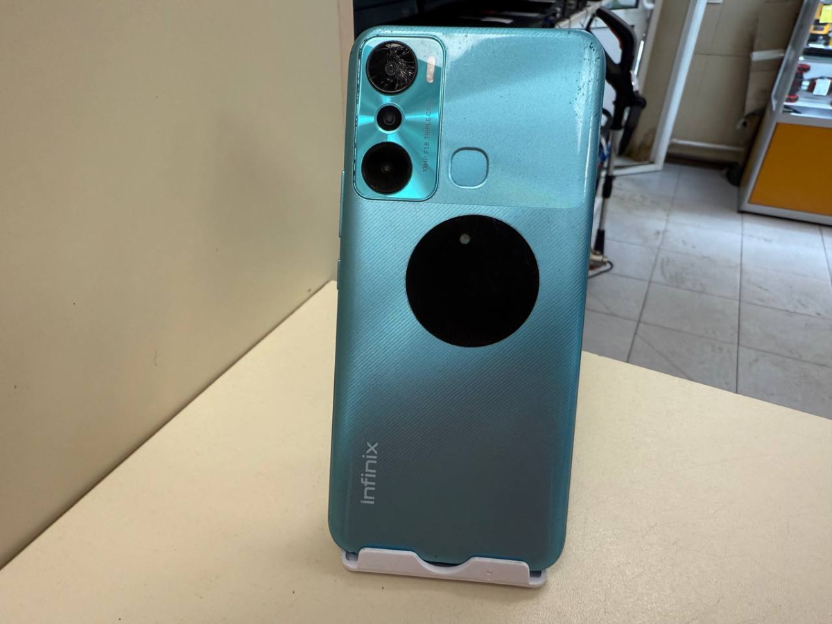 Смартфон Infinix HOT 20i 4/64
