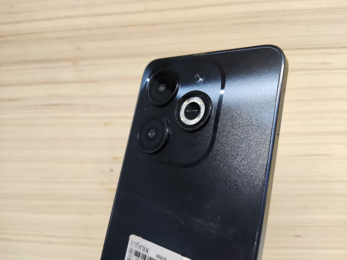 Смартфон Infinix Smart 8 4/128