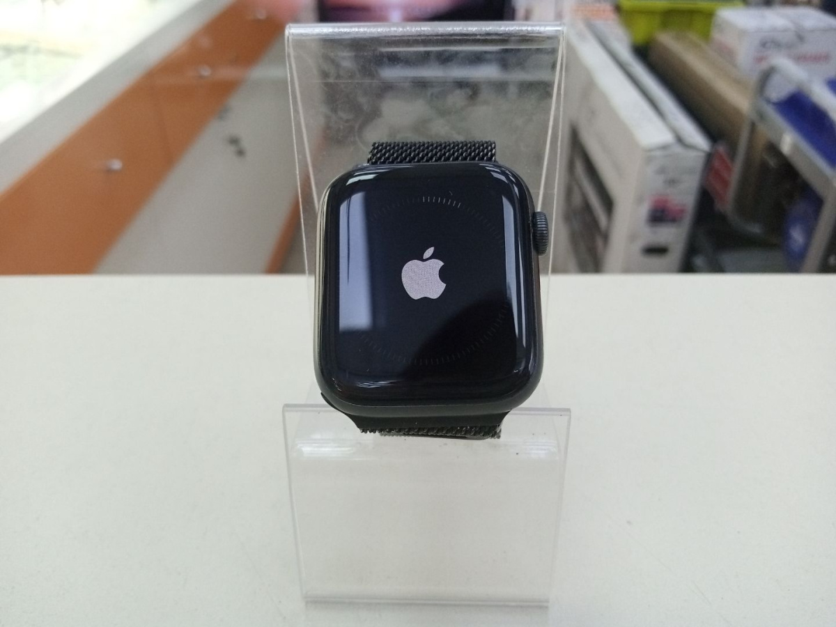 Смарт-часы Apple Watch Series 6 44 мм