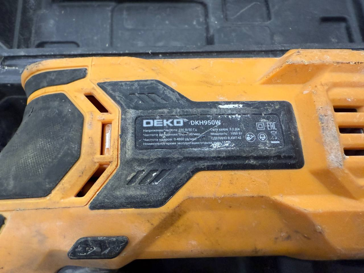 Перфоратор Deko DKH950W