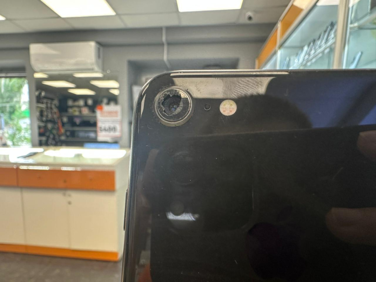 Смартфон Apple iPhone 8 64Gb