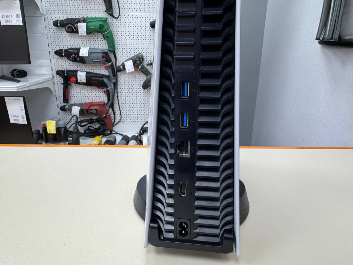 Игровая приставка PlayStation 5 825Gb (С дисководом)