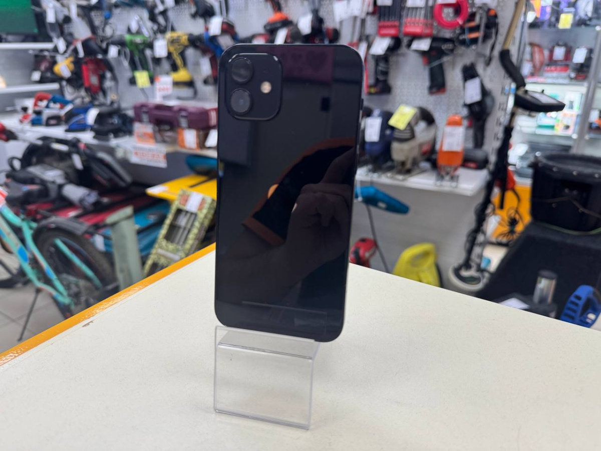 Смартфон Apple iPhone 12 64Gb