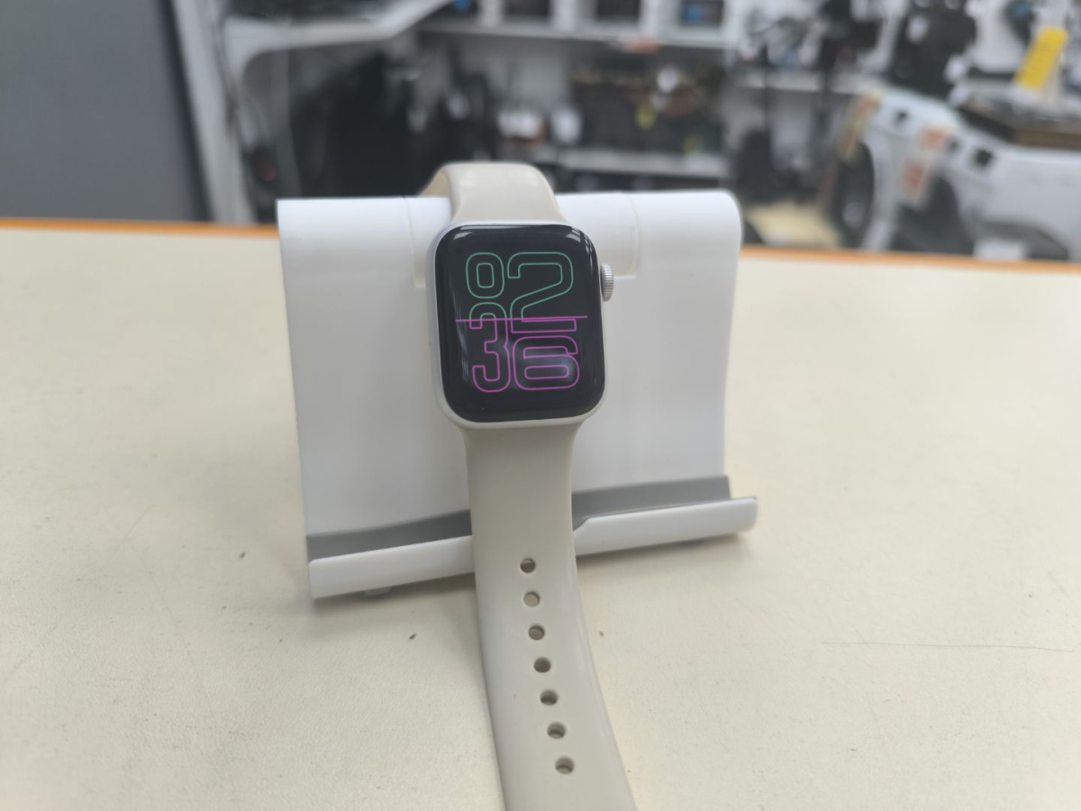Смарт-часы Apple Watch SE 2025 40mm