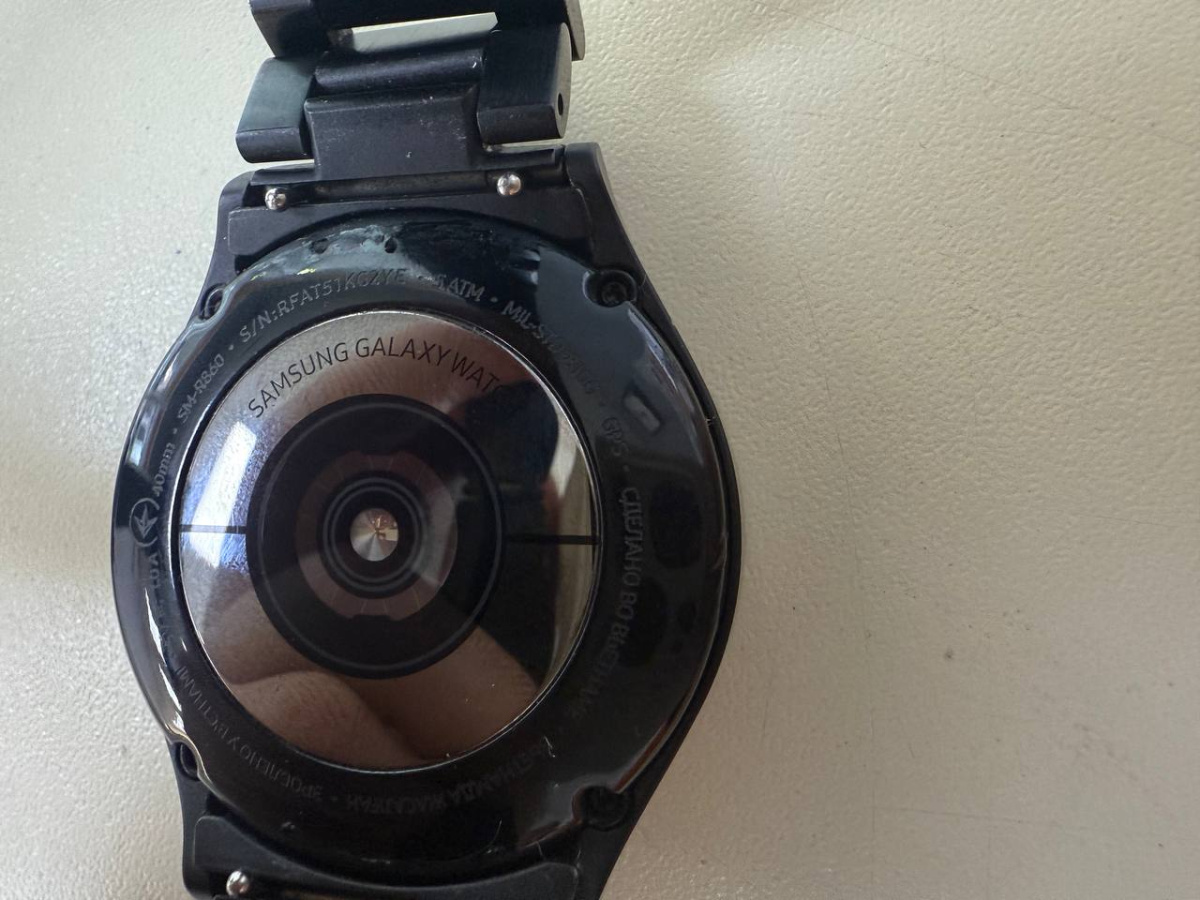 Смарт-часы Samsung Galaxy Watch 4
