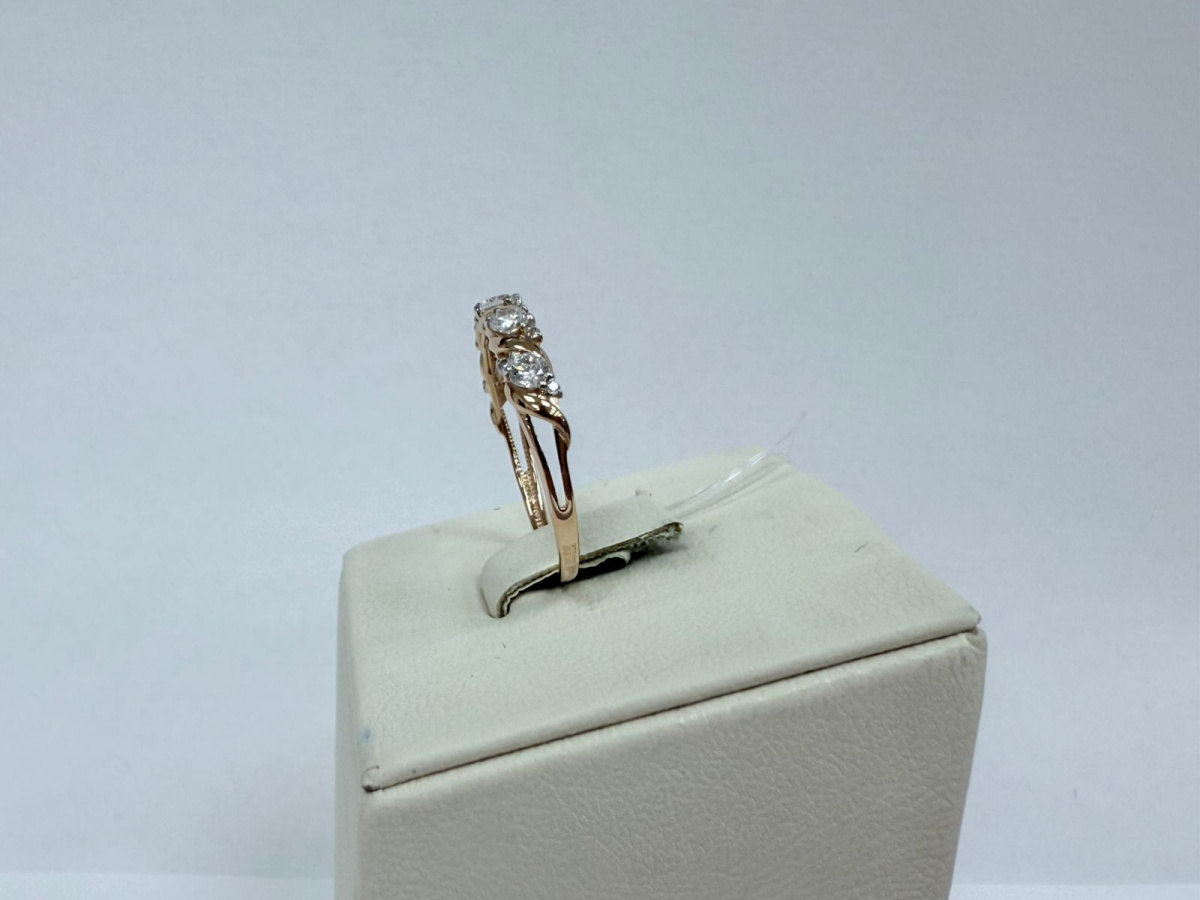 КОЛЬЦО С КАМНЯМИ (Au 585)