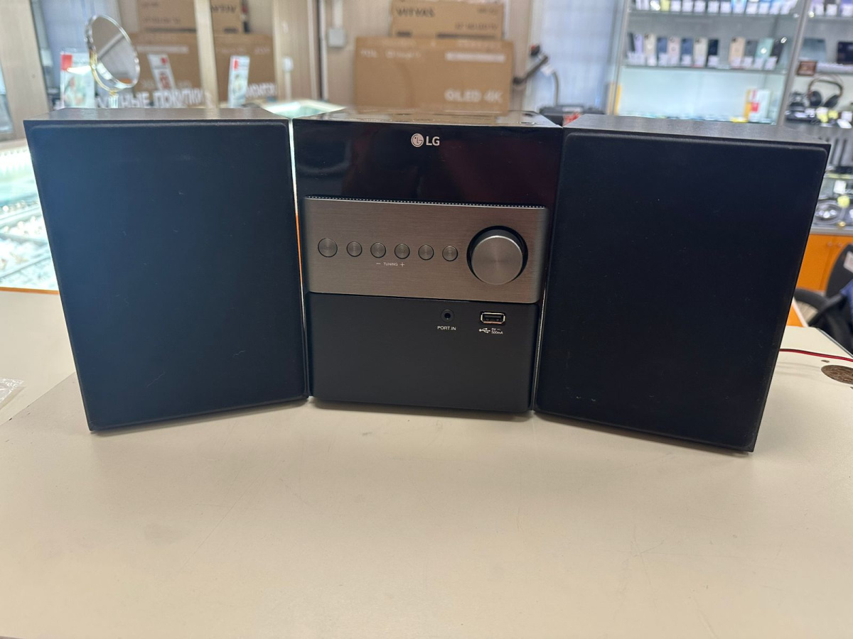 Музыкальный центр LG CM1560