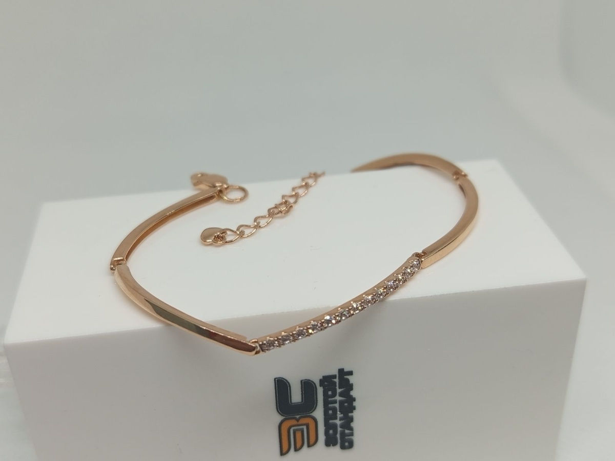 БЖКИ585 БРАСЛЕТ ЖЕСТКИЙ С КАМНЯМИ (Au 585)